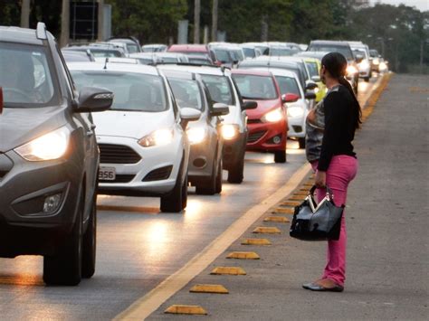 Em Brasília o Pedestre pede Passagem