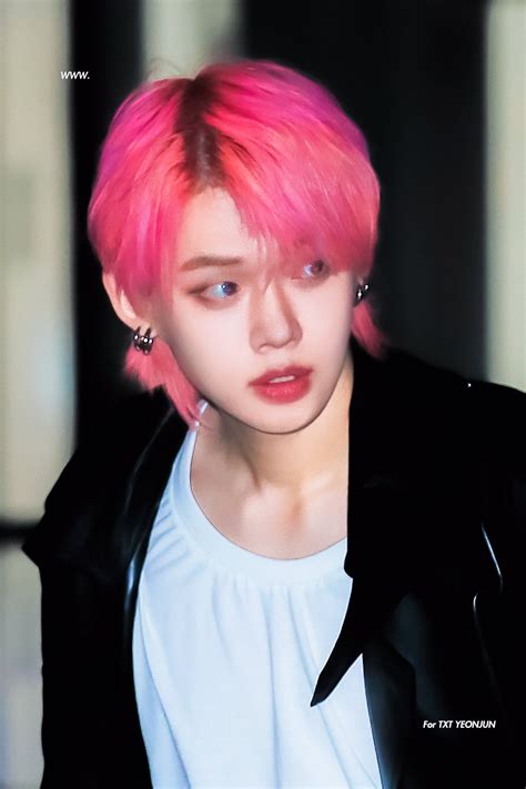 Yeonjun Pics On Twitter Txt Pretty People Pink Hair