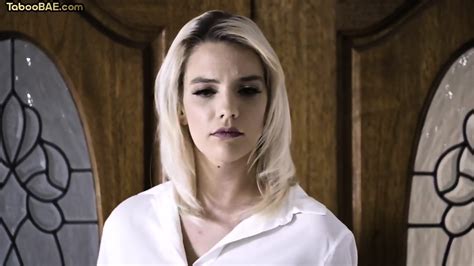 Ebony MILF Deepthroating Dick In 3some