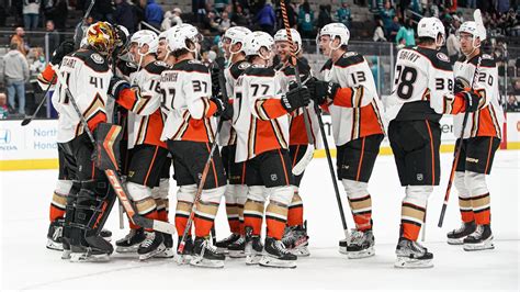 Ducks Overcome Karlssons Hat Trick Beat Sharks 6 5 In So Abc7 San Francisco