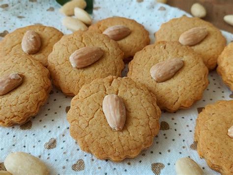 Biscotti Frollini Con Mandorle Dolce Ricetta Facile Cucinare Come Amare