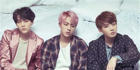 História Imagine BTS hot A Bonequinha e os seus daddys O início O início História
