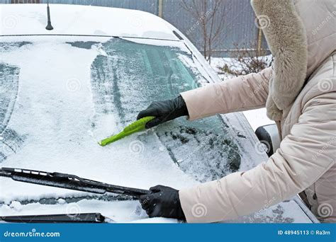 Woman Remove Snow From Windshield Stock Image Image Of Brush Female