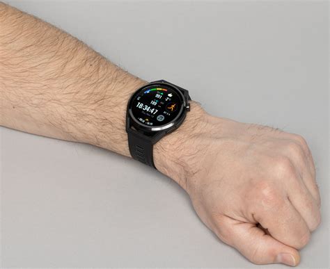 Обзор умных часов Huawei Watch GT Runner с акцентом на спорт