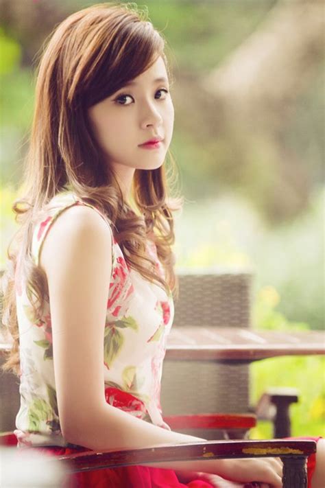 Ảnh quá khứ gày gò đen đúa của hot girl Midu