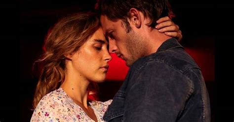 Des Photos De La Blonde Aux Seins Nus Purepeople