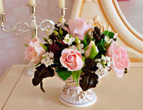 Flower Arrangements Home Decor Bouquet of Roses and