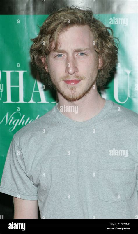 Asher Roth In Anwesenheit Für Promi Schnappschüsse Auf Schloss Schloss