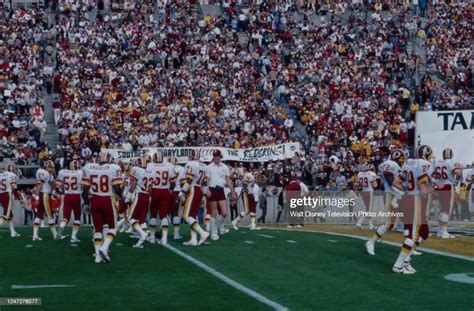 The Washington Redskins vs the Los Angeles Raiders in the 1984 Super ...