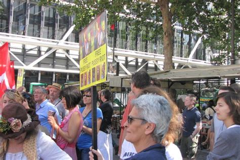 Les Pussy Riot de la prière punk à l amnistie de Poutine