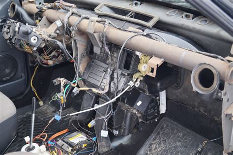 Фильтр салона, кожух отопителя. Сборка — Renault Logan (1G), 1,4 л ...