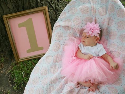 Amy's Creative Pursuits: One Month Old Baby Photo Shoot