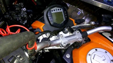 Porque falla mi KTM 200 duke prende el check símbolo del motor