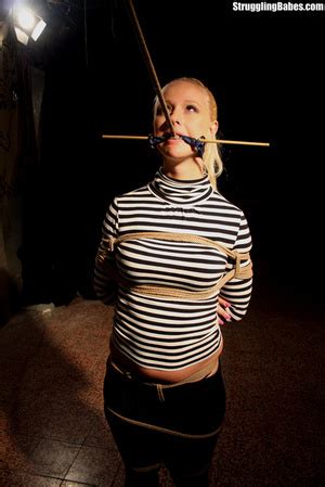 Blonde Whore With Big Tits Loves Ropes And Hands On Her XXX Dessert