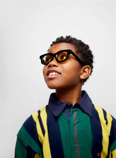 A Modern Eyewear Concept – AKILA