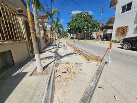 La Jornada Maya Quintana Roo Miguel Améndola Mejoran banquetas y