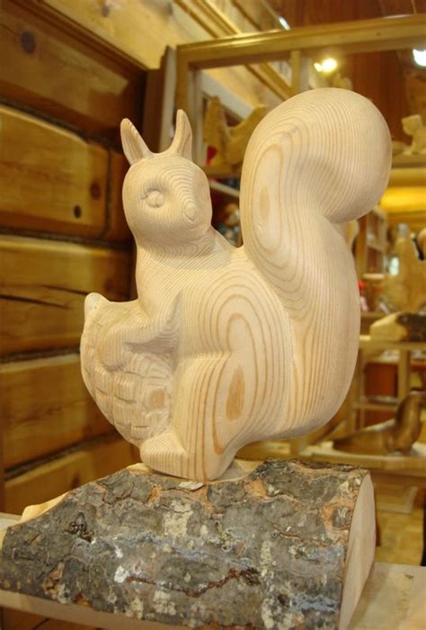 Gea adlı kullanıcının Woodcarving panosundaki Pin Sincap Ahşap