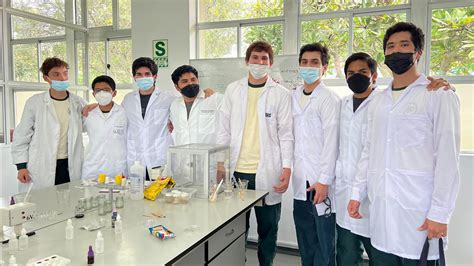 Mañana En Ciencias Escolares Conocieron Laboratorios De Física Y