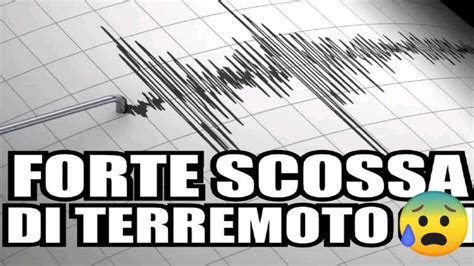 Secondi Fa Un Forte Terremoto Ha Colpito L Italia Oggi Novembre