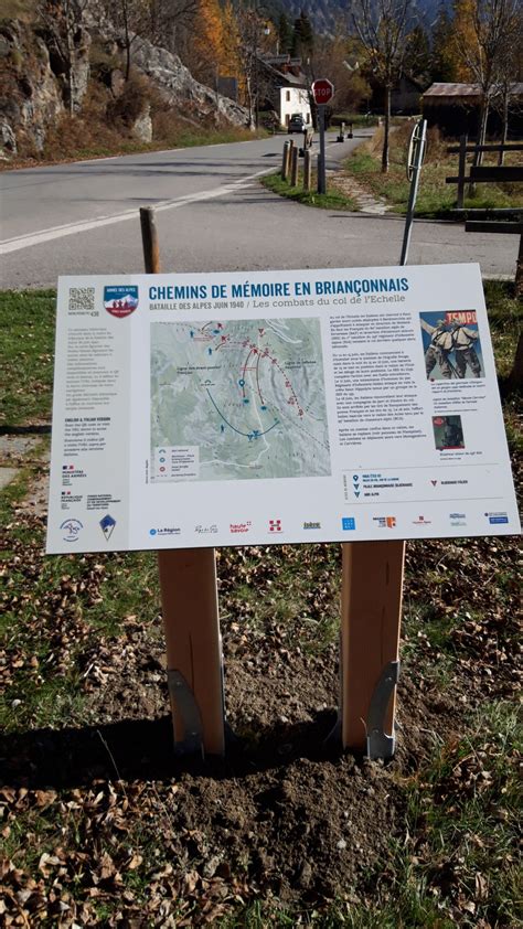 Hautes Alpes Pose Des Panneaux Du Chemin De M Moire Arm E Des Alpes