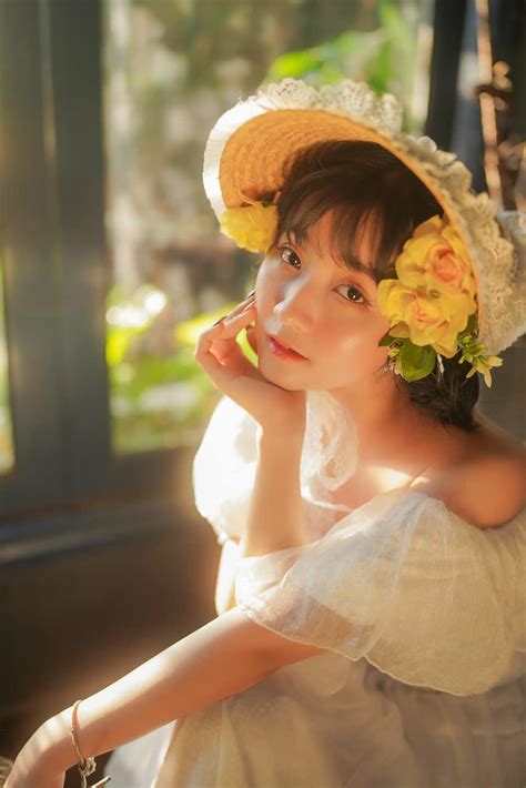 Thu Dung hot girl cover ra mắt ca khúc Sầu Hồng Gai phiên bản tiếng trung