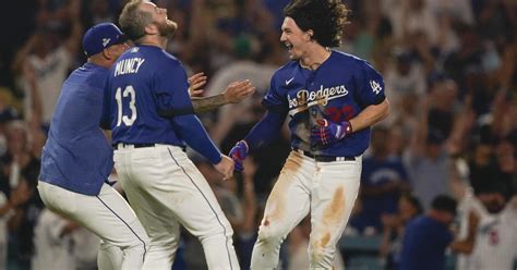 James Outman S Double In 10th Completes Dodgers Comeback For An 8 7 Victory Over Blue Jays