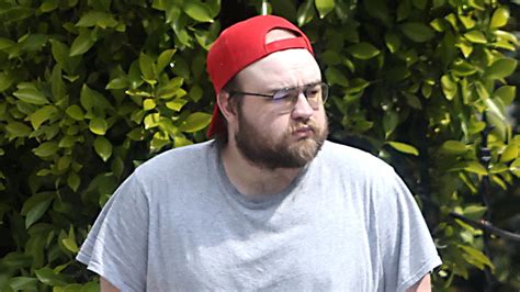 Two And A Half Men Star Angus T Jones Hat Sich Komplett Ver Ndert