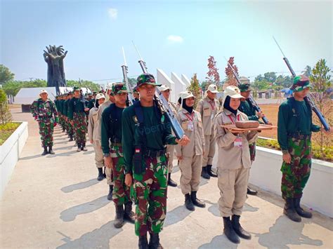 Yonif Para Raider 305 Kostrad Latih Paskibraka Karawang Id