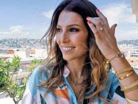 Shym Sublime En Bikini La Chanteuse D Voile Ses Abdos En B Ton Photo