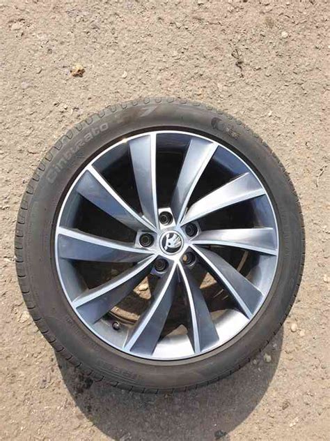 Alu kola Škoda Pegasus R18 letní pneu Pirelli Cinturato P7 bazar