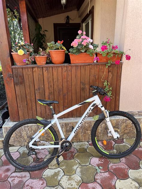 Achetez un vélo d occasion ROCKRIDER 27 5 Mountain Bike ST 560 LTD en