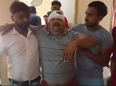 Bullies Attacked Young Man With Sharp Weapon दबंगों ने धारदार हथियार से युवक पर किया हमला