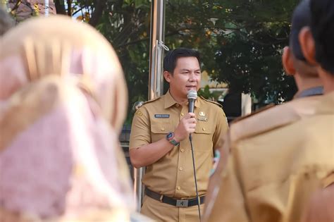 Persentase Capaian Realisasi Investasi Purwakarta Diatas Capaian