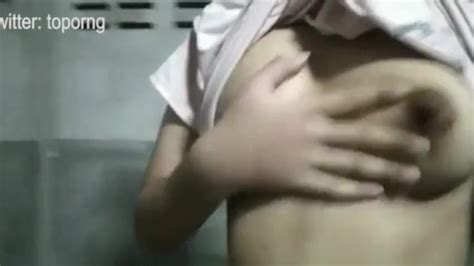 Thai Teen Girl Show Her Tits เปดนมใหดโครตนาจบมาดด Free Sex Video RedTube