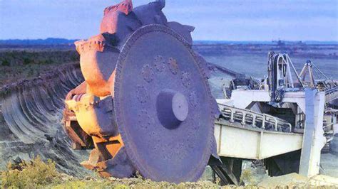 Bucket wheel excavator ppt | PPT