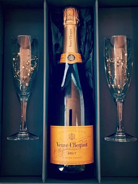 Veuve Clicquot Champagne T Box Online Ireland