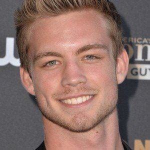 Dustin McNeer - Age, Family, Bio | Famous Birthdays