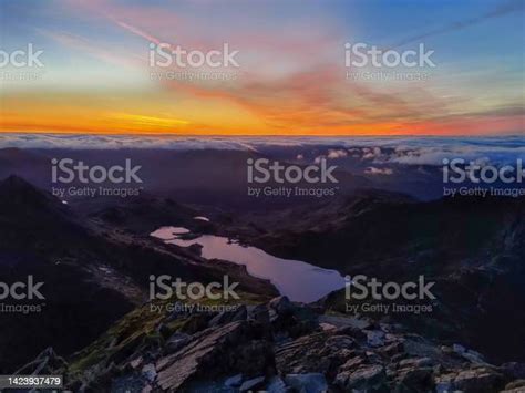 Sunrise From The Top Of Snowdon Wales Stock Photo - Download Image Now ...