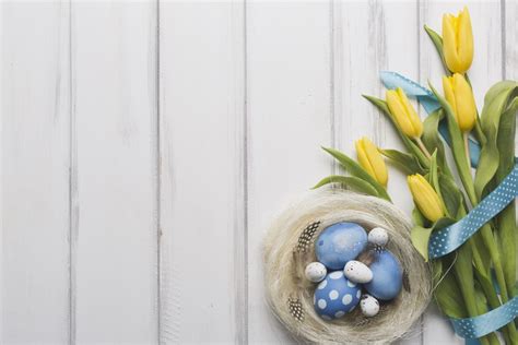 859634 4k 5k Easter Tulips Feathers Wood Planks Nest Eggs