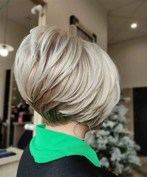 29 Feathered Bob Haircuts That Add Fullness Movement To Your Hair Artofit