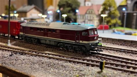 Roco BR132 mit Sound - YouTube