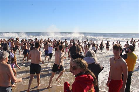 Photos Main Beach Plunge Held On New Years Day 27 East