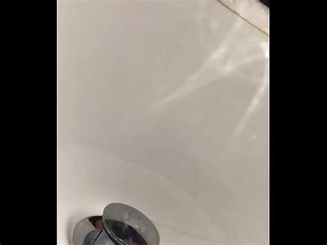 Cute Puffy Pussy Pissing In The Sink XVIDEOS
