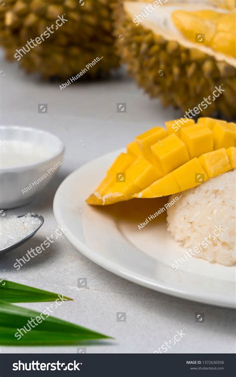 Mango Sticky Rice Pandan Leaves Coconut Stock Photo 1372636958 ...