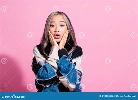 Photo Of Speechless Impressed Lady Hands Touch Cheeks Open Mouth Empty Space Isolated On Pink