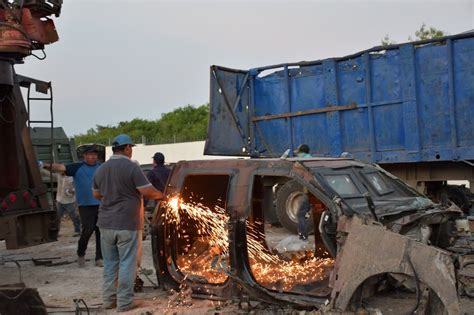 Destruyen Monstruos Veh Culos Con Blindaje Artesanal En