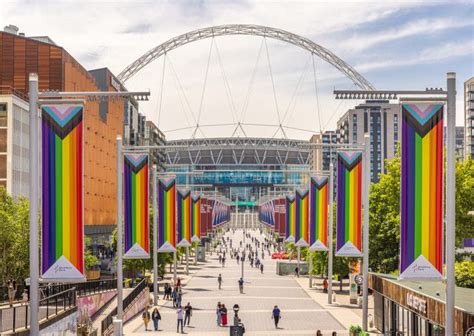 Metropolitan Police Attempt To Intimidate A Man Over Criticism Of LGBT