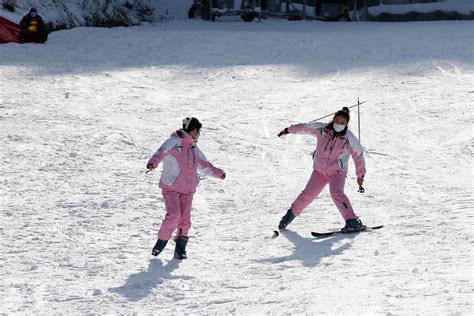 激情滑雪 畅享冬日 安庆新闻网