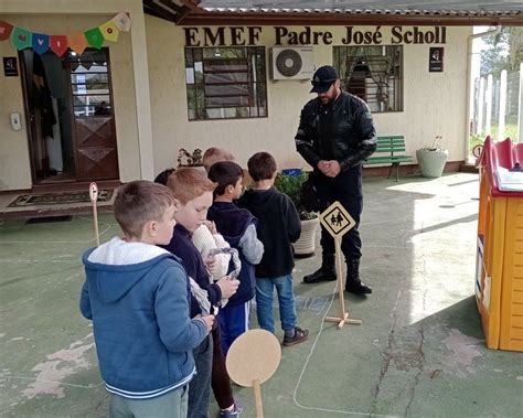 Secretaria de Trânsito de Gramado realiza atividade na EMEF Padre Scholl