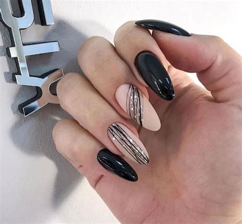Nagellack Schwarz Nude Glitzer Spidergel N Gel Nageldesign Ideen Nageltrends Nailsart